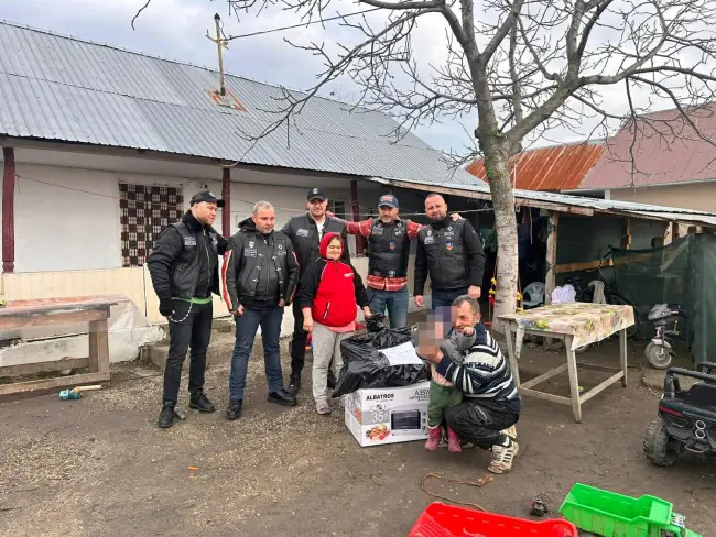 Foto FOTO. Motocicliștii „South Side” din Slatina au oferit cadouri, şi în acest an, câtorva familii nevoiaşe din judeţul Olt