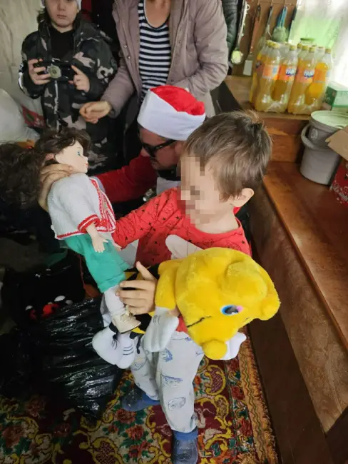 Foto FOTO. Motocicliștii „South Side” din Slatina au oferit cadouri, şi în acest an, câtorva familii nevoiaşe din judeţul Olt