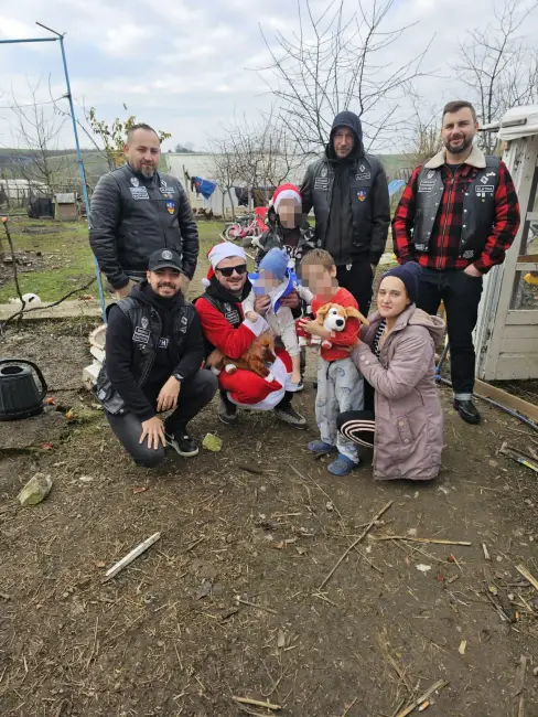 Foto FOTO. Motocicliștii „South Side” din Slatina au oferit cadouri, şi în acest an, câtorva familii nevoiaşe din judeţul Olt