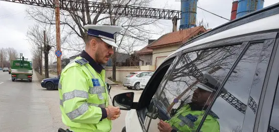 Foto 24 de permise reţinute, în weekend, de poliţiştii olteni