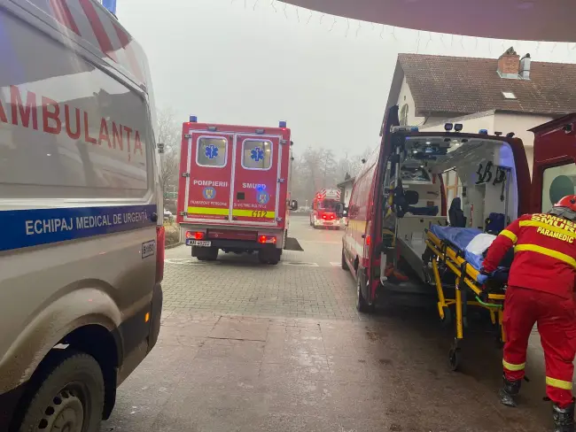 Foto Tavan prăbușit la piscina hotelului Hilton din Sibiu. A fost activat Planul Roșu de Intervenție