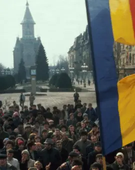 Foto Ordinul criminal refuzat de parașutiștii din Caracal la Revoluție: „Au fost trimiși să tragă, dar au fraternizat cu oamenii”. Mărturii despre eroii neștiuți