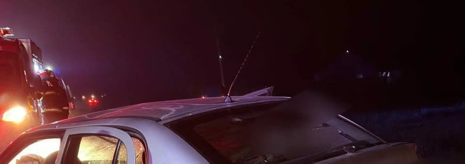 Foto Accident pe DN 65, la Lunca Corbului. O persoană a murit, iar alte trei sunt rănite