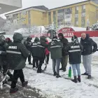 Foto Gest de omenie în ziua de Crăciun, în Balș: Primarul Cătălin Rotea, alături de oamenii care au curățat orașul de zăpadă