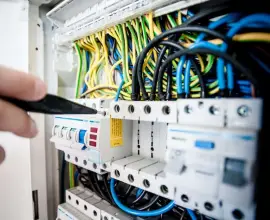 Foto Rolul disjunctoarelor electrice în protecția împotriva supratensiunilor