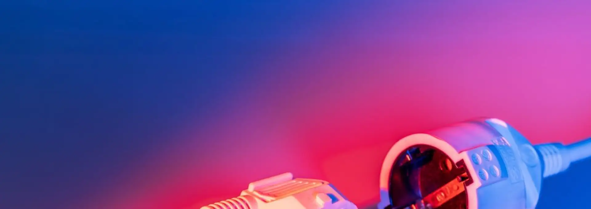 Foto Gospodării fără curent în judeţul Olt, din cauza viscolului și a ninsorii