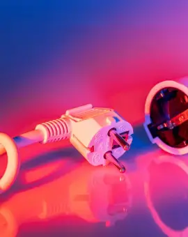 Foto Gospodării fără curent în judeţul Olt, din cauza viscolului și a ninsorii