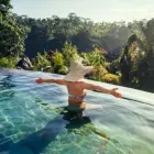 Foto Vacanță de lux cu bani puțini? Adevărul despre prețurile mici și „capcana Booking” explicată de un expert