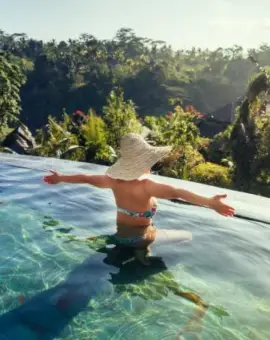 Foto Vacanță de lux cu bani puțini? Adevărul despre prețurile mici și „capcana Booking” explicată de un expert