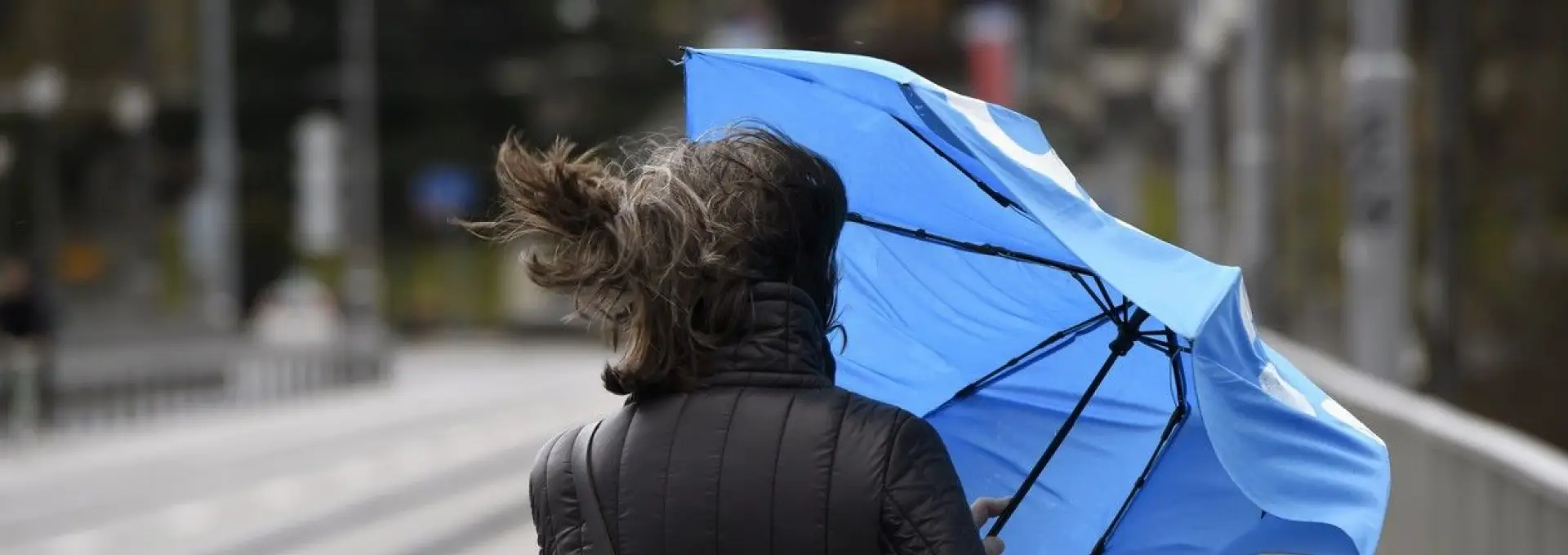 Foto Codul galben de vânt, prelungit până luni noapte. Rafale de până la 70 de kilometri la oră