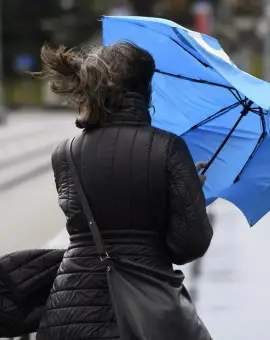 Foto Codul galben de vânt, prelungit până luni noapte. Rafale de până la 70 de kilometri la oră