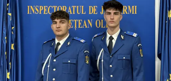 Foto Doi tineri subofițeri își încep activitatea la Jandarmeria Olt