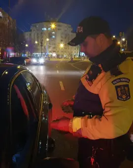 Foto Polițiștii olteni au reţinut 14 permise de conducere în minivacanța de Crăciun