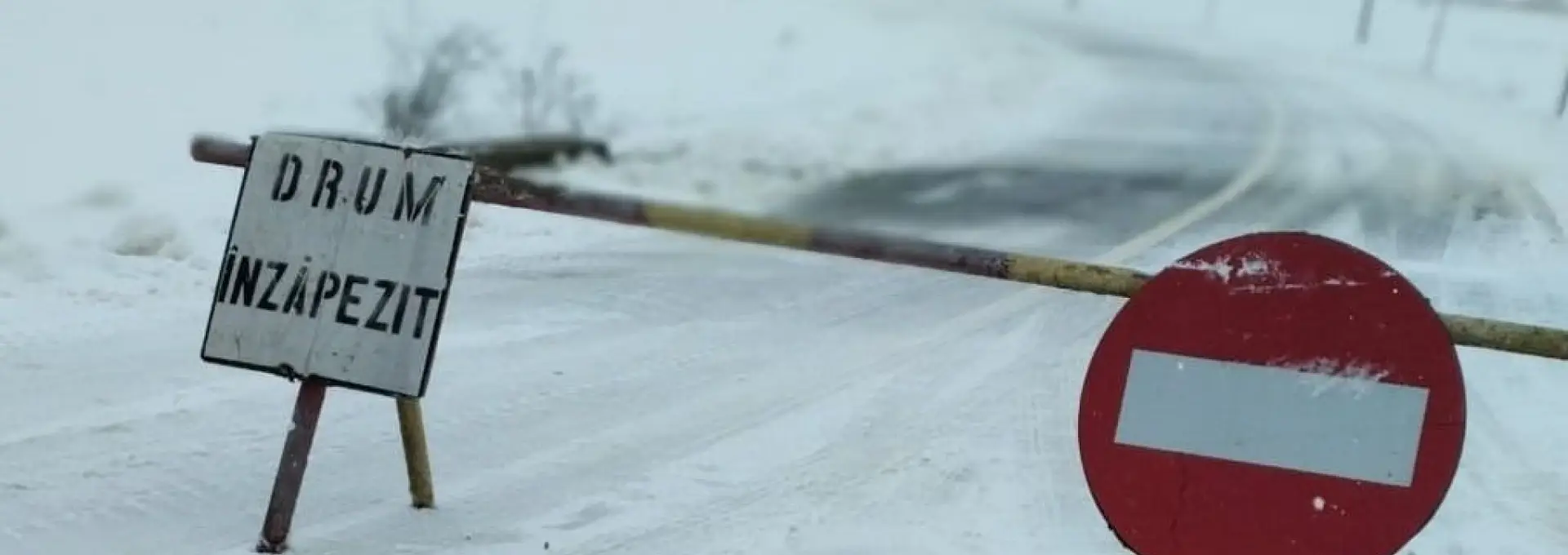 Foto Revelion cu ger, vânt puternic şi ninsori pe arii extinse