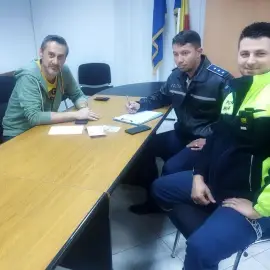 Foto De Mezzo a fost lăsat fără permisul de conducere, după ce fost luat de radar, la volanul maşinii Primăriei, pe Drumul Expres
