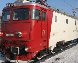 Foto Haos pe calea ferată în Olt. Trafic blocat total între Drăgănești și Fărcașele din cauza unui tren de marfă defect