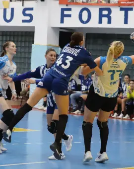 Foto CSM Slatina, dueluri pe teren propriu cu Rapid Bucureşti şi Dunărea Brăila