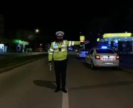 Foto Poliţiştii olteni au reţinut 20 de permise, în minivacanţa de Revelion. Un şofer de 71 de ani, depistat băut bine