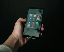 Foto O tânără din Olt i-a golit contul iubitului după ce i-a memorat PIN-ul în momentele de tandrețe