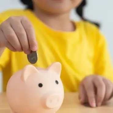 Foto Alocațiile pentru copii rămân înghețate și în 2026: pierderi semnificative pentru familii