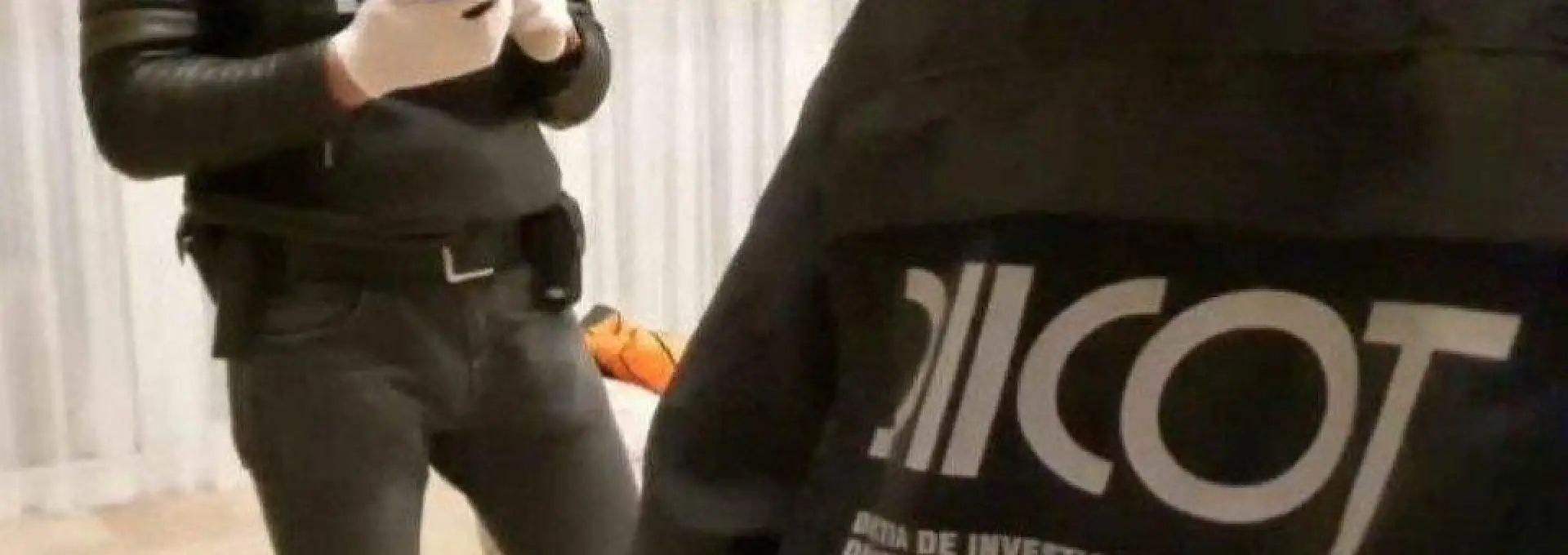 Foto Afaceri cu droguri „la bucată” în Slatina. Traficant, înfundat de interceptări și de polițiștii cărora le-a vândut marfă