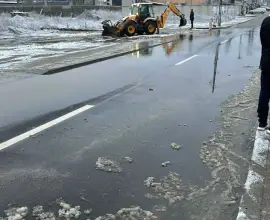 Foto Dezastrul continuă pe strada Agricultorului, pe care De Mezzo s-a lăudat că a asfaltat-o (FOTO&VIDEO)