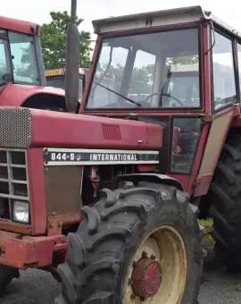 Foto Alcoolemie record la volanul unui tractor neînmatriculat. Agricultor din Olt condamnat după un control pe DJ 604