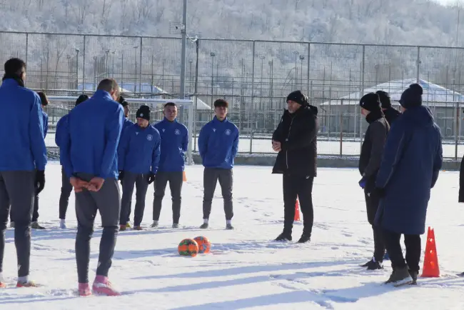 Foto CSM Slatina a dat startul pregătirii de iarnă. 26 de jucători la reunire
