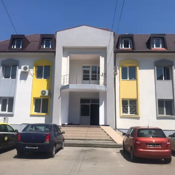 Foto Lovitură în dosarul DSP Olt. Mita în terenuri și coafeza plătită ca asistentă rămân fără probe după decizia instanței