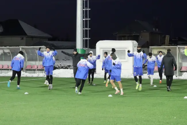 Foto Oltul Curtişoara a dat startul pregătirii de iarnă