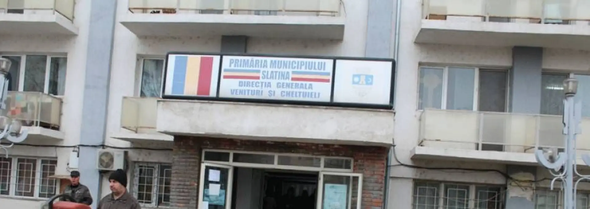 Foto Antreprenor din Slatina, după ce a văzut cu cât au crescut taxele: „Toată noaptea nu am mai dormit. Diferență de la 2025 la 2026 foarte mare!” (VIDEO)