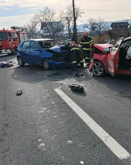 Foto Şofer din Olt, implicat într-un accident pe DN 64, în judeţul Vâlcea