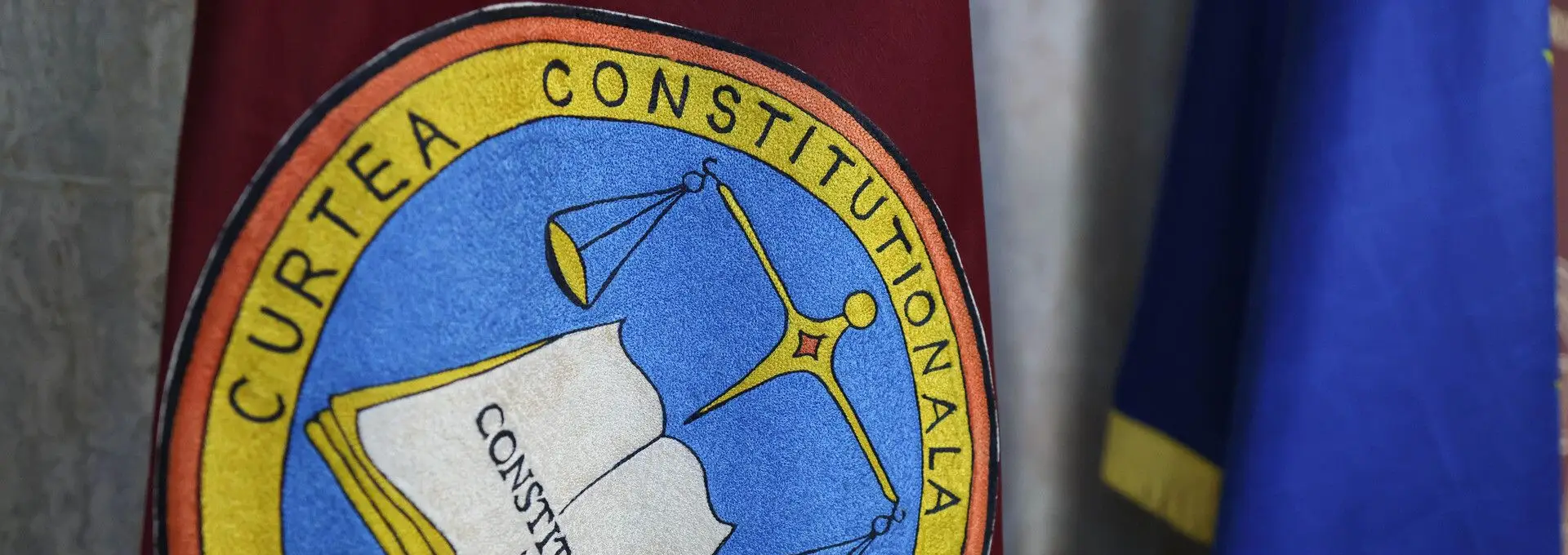 Foto CCR amână din nou verdictul pe pensiile magistraților. Data la care se decide soarta legii Guvernului Bolojan