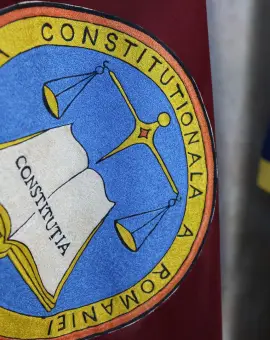 Foto CCR amână din nou verdictul pe pensiile magistraților. Data la care se decide soarta legii Guvernului Bolojan