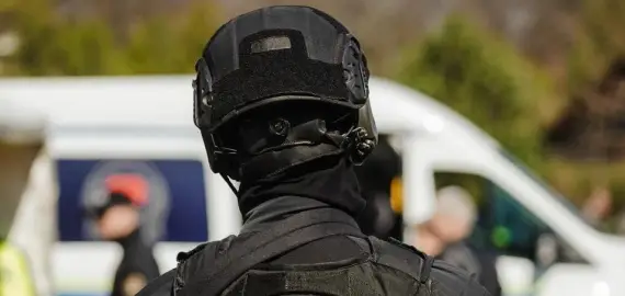 Foto Tânăr reţinut pentru trafic de minori, după ce a exploatat sexual o adolescentă de 17 ani