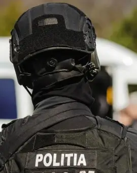 Foto Tânăr reţinut pentru trafic de minori, după ce a exploatat sexual o adolescentă de 17 ani