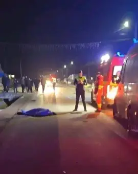 Foto Accident în Curtişoara. O femeie lovită mortal de un tânăr, care a părăsit locul evenimentului
