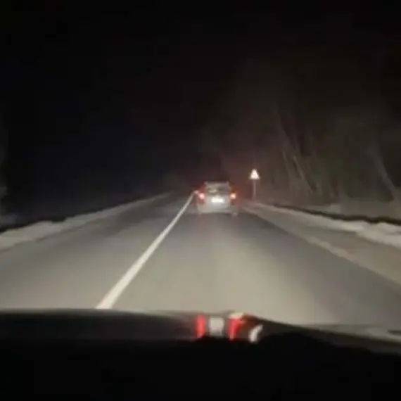 Foto Copil de 12 ani, la volanul unui autoturism furat din Sibiu. A fost urmărit în trafic de poliţişti din judeţele Hunedoara şi Arad