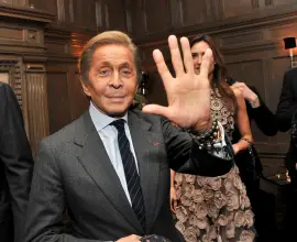 Foto Legendarul creator de modă italian Valentino a murit, la 93 de ani