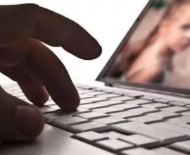 Foto Caz incredibil investigat de procurorii DIICOT. O adolescentă de 14 ani, arestată preventiv pentru pornografie infantilă, viol şi şantaj