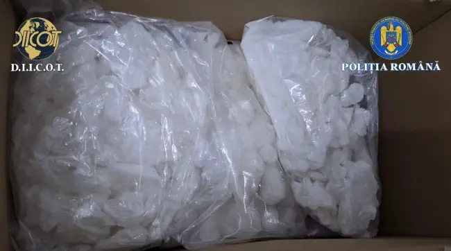 Foto Un tânăr, de 24 de ani, prins în flagrant de DIICOT Craiova cu droguri de mare risc 