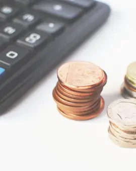 Foto Cum se văd creşterile de taxe impuse de Bolojan, de la firul ierbii. Primar din Olt: „Sunt diferenţe exagerate, chiar de peste 80% în unele cazuri, la imobile”