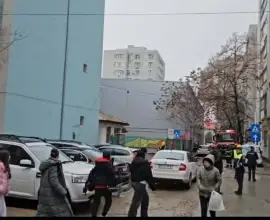 Foto Miros de gaze în Slatina: peste 200 de persoane, elevi şi cadre didactice, evacuate preventiv în zona Liceului „Nicolae Titulescu”