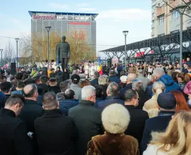Foto Sărbătoare la Slatina de Mica Unire: Ceremonie militară și religioasă la statuia lui Cuza