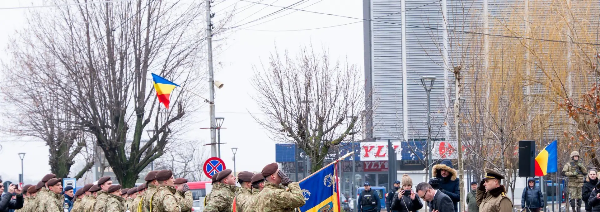 Foto Slatina: Ceremonie solemnă de Ziua Unirii la statuia lui Cuza. Mesajul transmis de prefectul Cosmin Floreanu