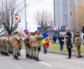 Foto Slatina: Ceremonie solemnă de Ziua Unirii la statuia lui Cuza. Mesajul transmis de prefectul Cosmin Floreanu