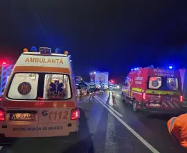 Foto Accident grav: Un tânăr de 19 ani a decedat, patru persoane la spital