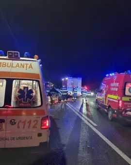Foto Accident grav: Un tânăr de 19 ani a decedat, patru persoane la spital