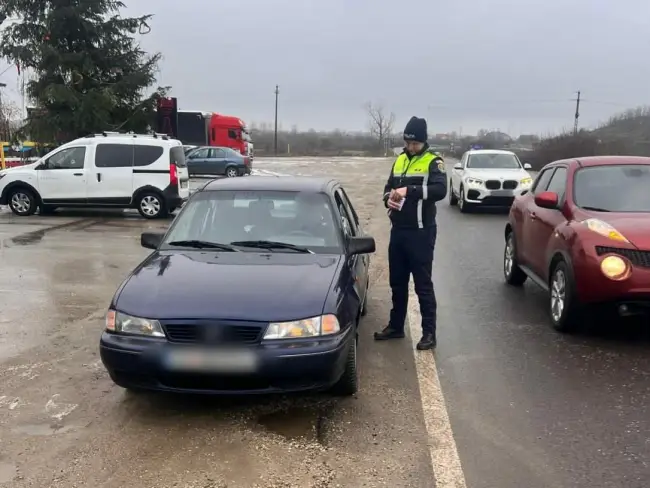 Foto Zeci de amenzi şi şoferi lăsaţi fără permis, în weekend, pe drumurile din Olt