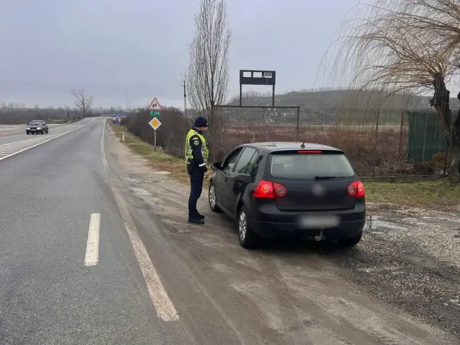 Foto Zeci de amenzi şi şoferi lăsaţi fără permis, în weekend, pe drumurile din Olt
